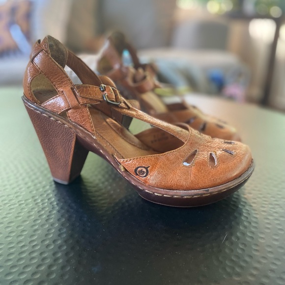 Born Shoes - Cool Born T-strap heels